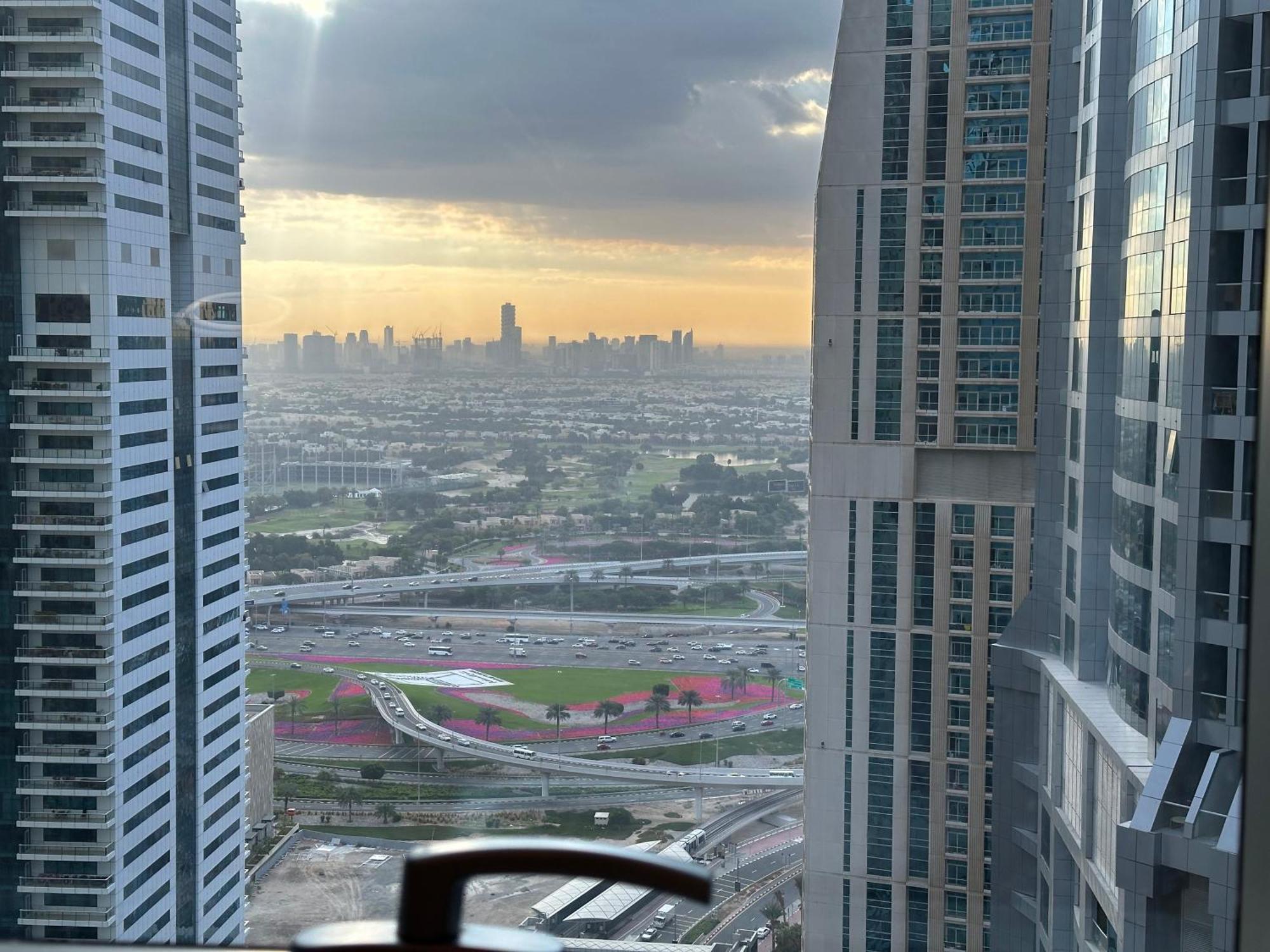 Super Host At Highest Residential Tower In The World, Private Rooms In A Shared Apartment Dubai Ngoại thất bức ảnh